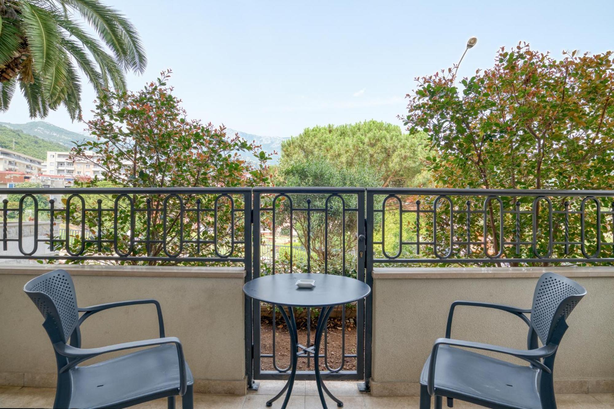 Ap Royal Oak - 2 Bedroom Apartment In Budva Exterior photo